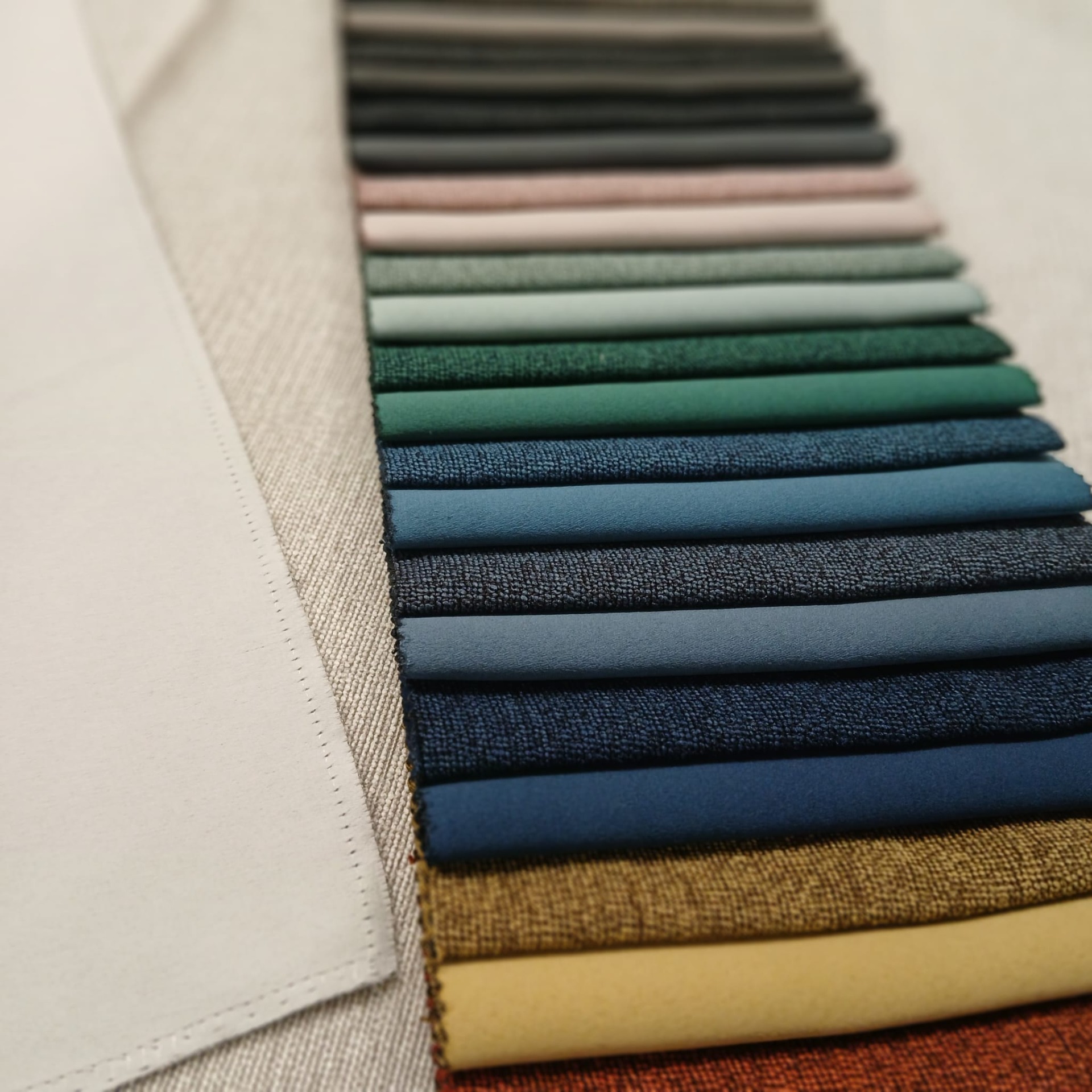 Bukle 100  % Blackout Kumaş